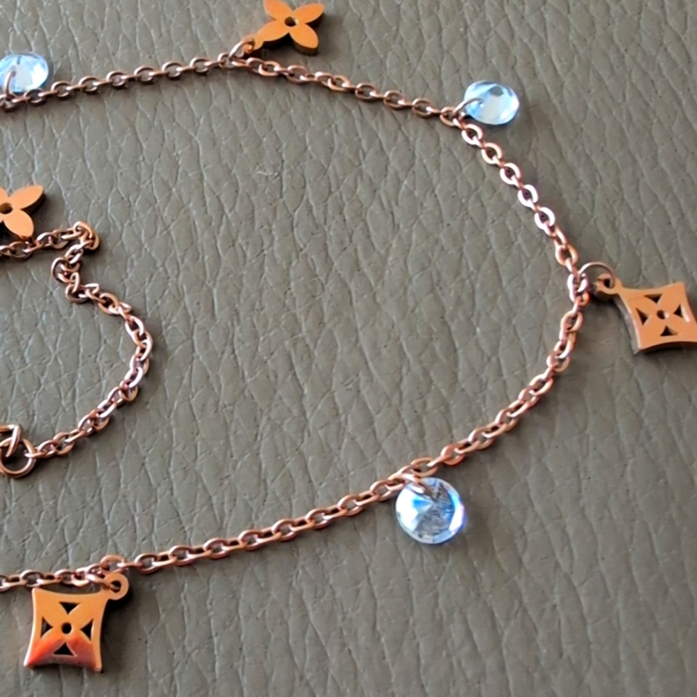 Gold Jewelry - Picture 4 of 5